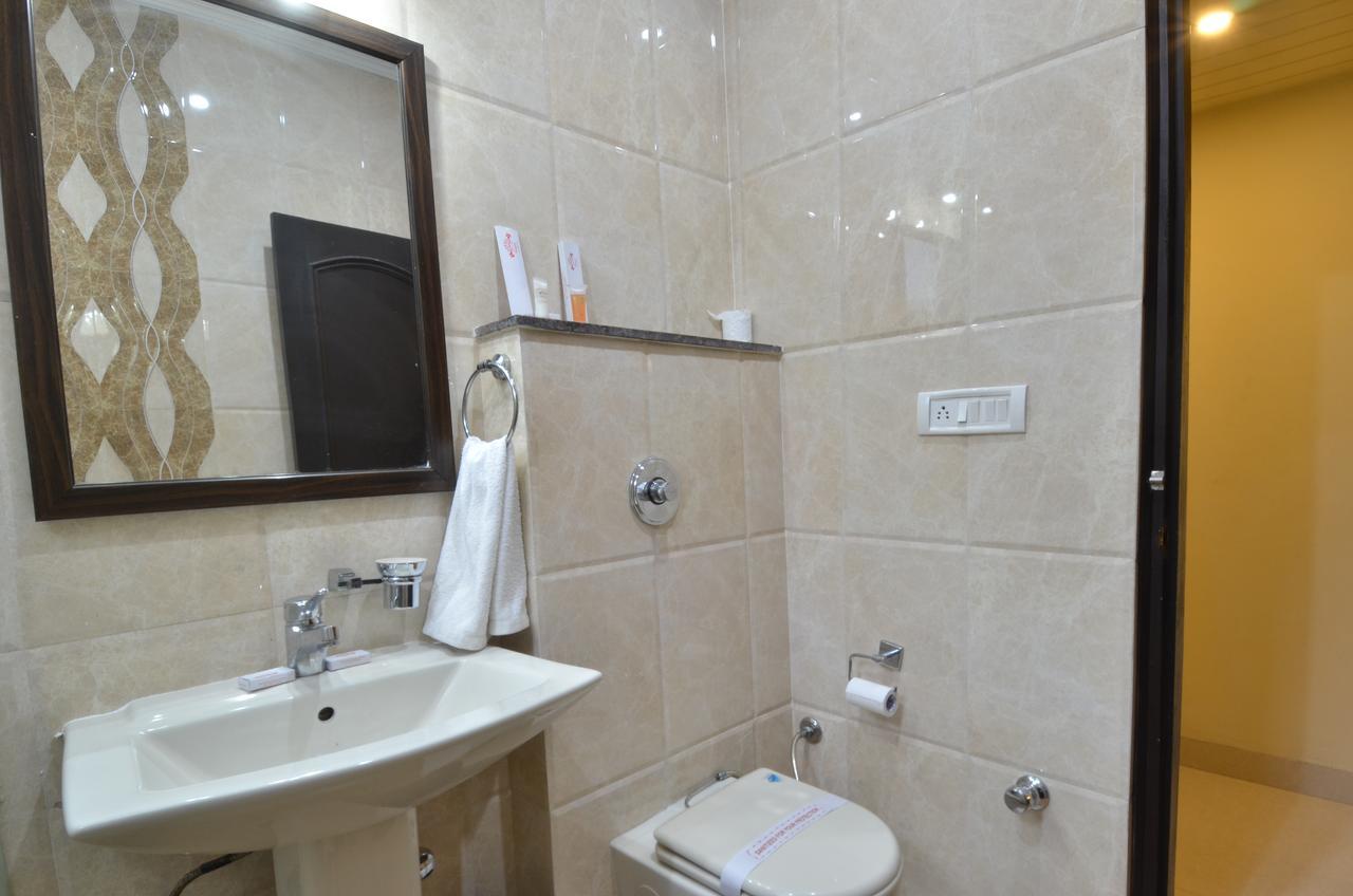 Sarovar Regency Amritsar Exterior photo