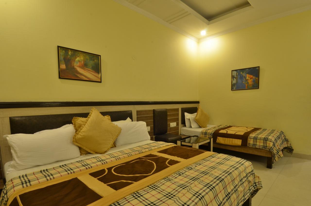 Sarovar Regency Amritsar Exterior photo