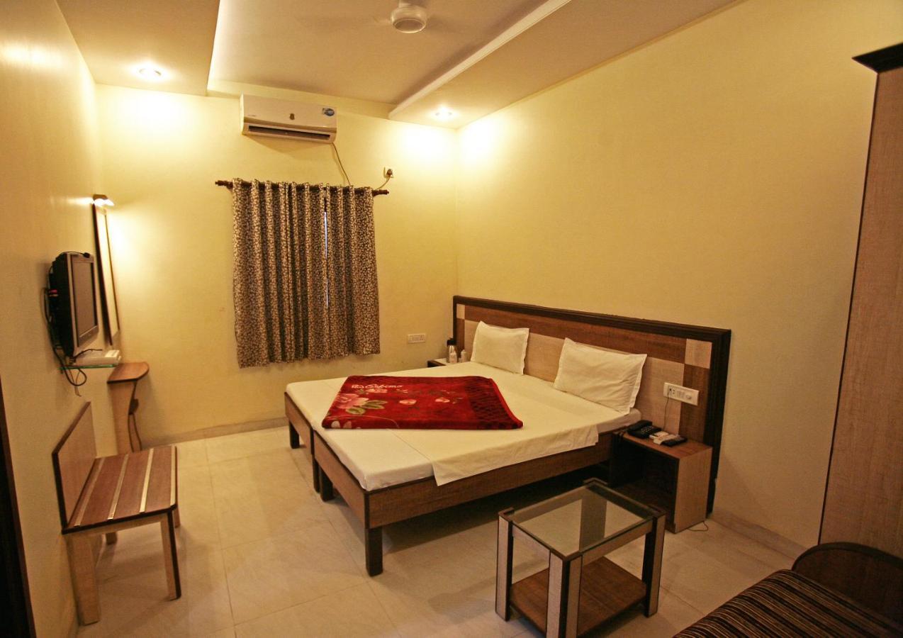 Sarovar Regency Amritsar Exterior photo